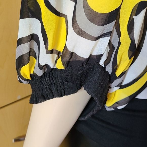 Bright Swirl Summer Blouse - Picture 5 of 7